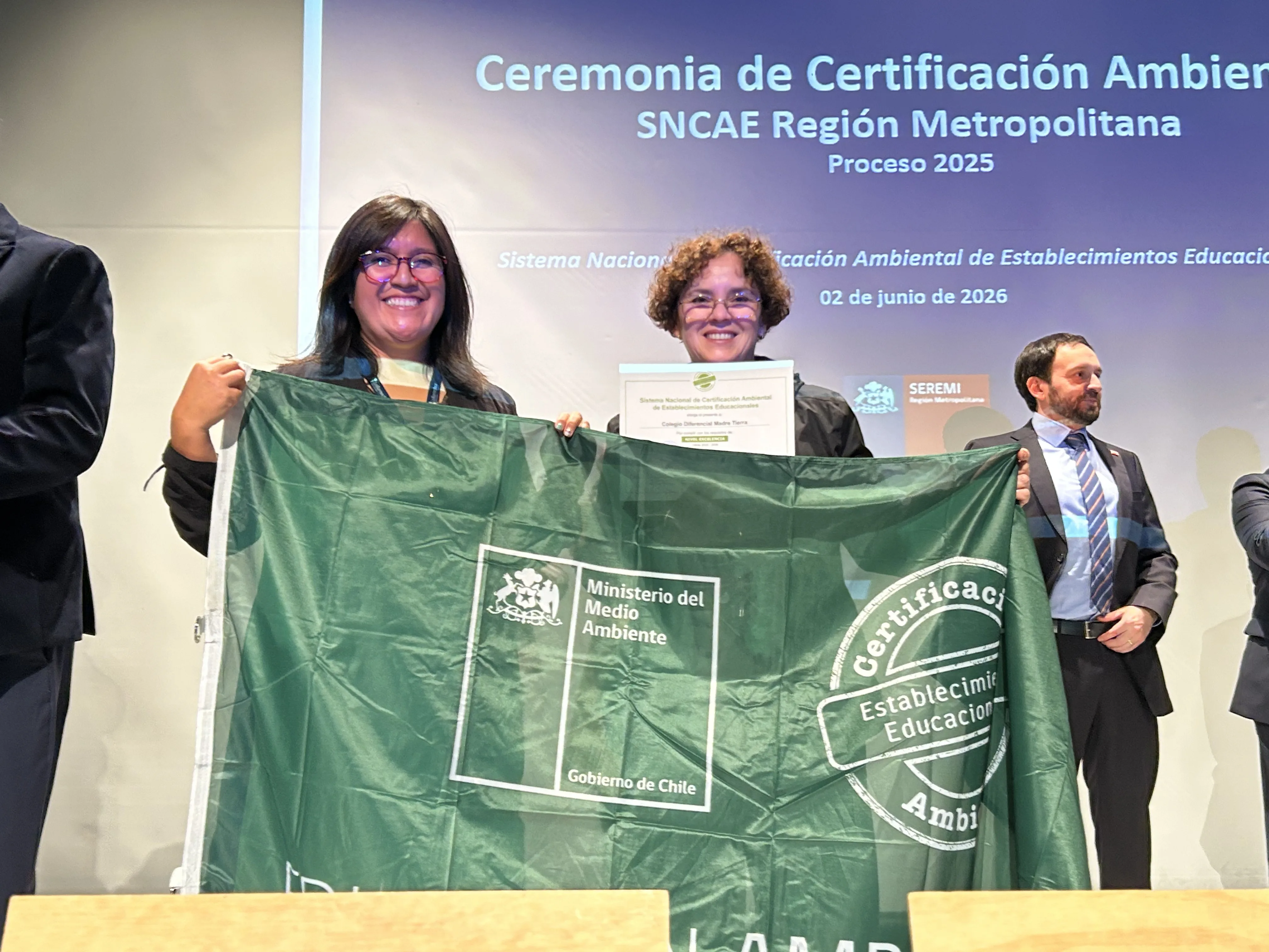Colegio Diferencial Madre Tierra renueva certificación ambiental con sello de excelencia